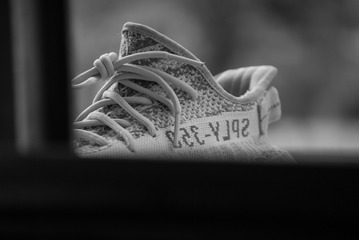 3085172