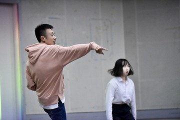 001