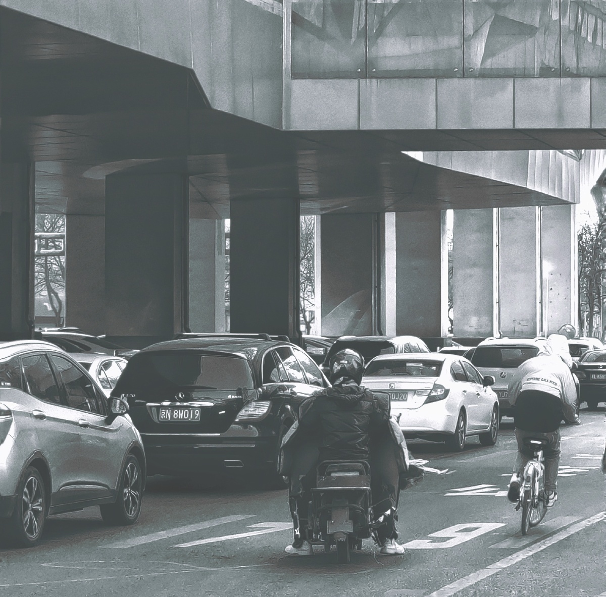 路上的匆匆行人