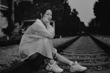 568512