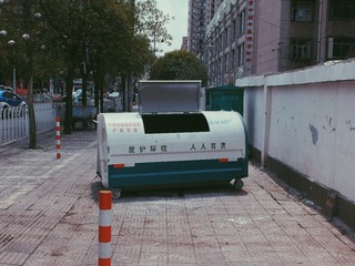 24686
