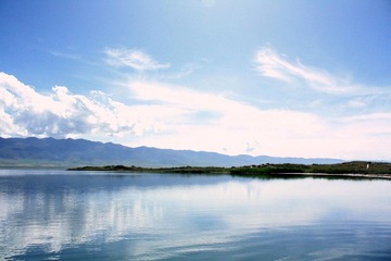 浅色湖