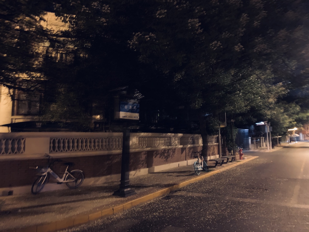 繁华都市凌晨的夜晚格外宁静