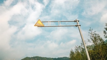 804305