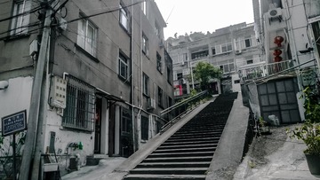804393