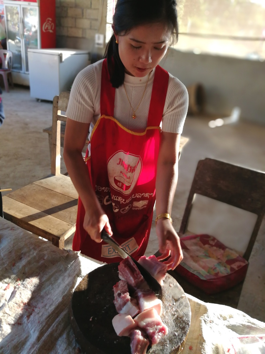 卖肉西施(老挝 巴蒙)