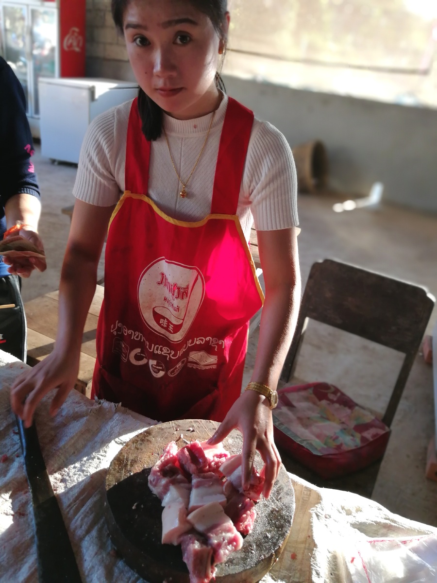 卖肉西施(老挝 巴蒙)