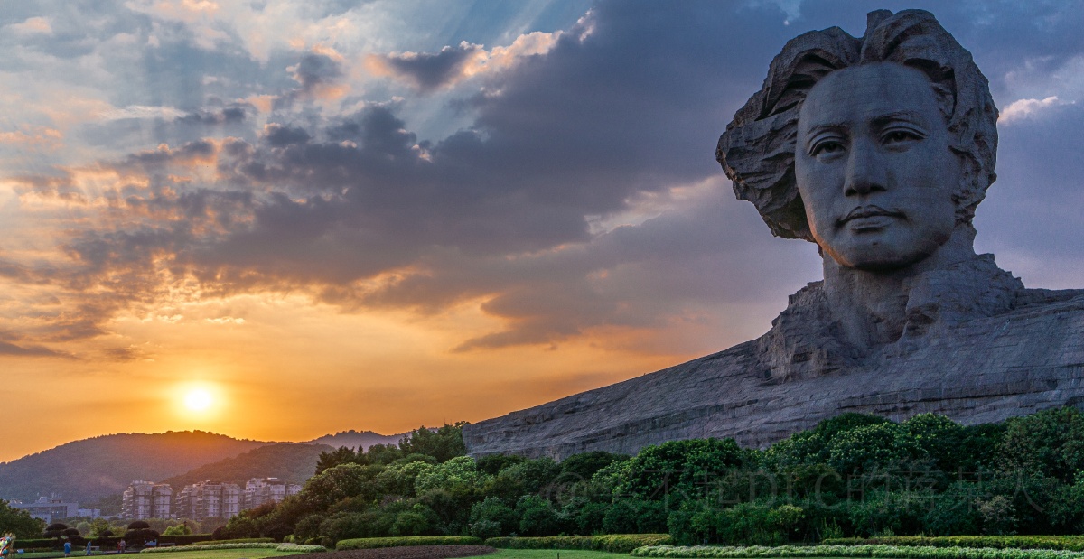 湘江北去,橘子洲头.