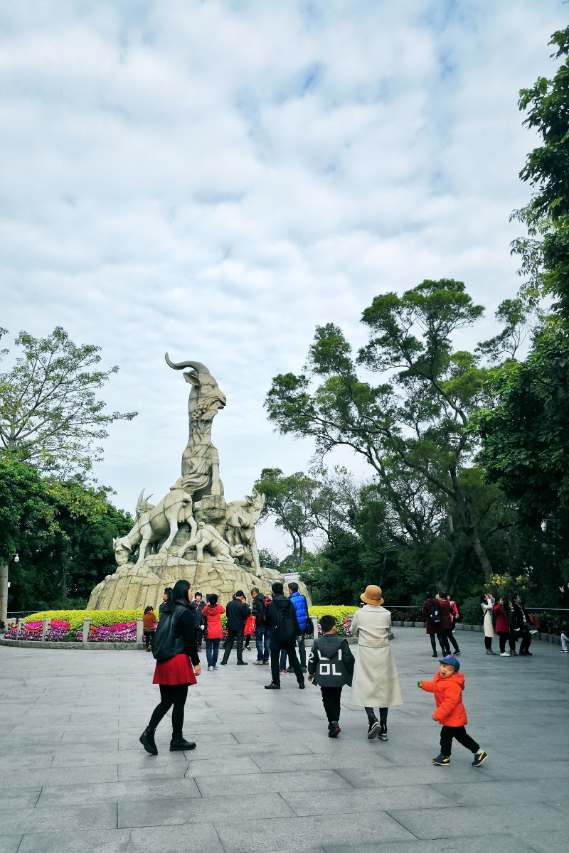 摄于广州越秀山五羊雕塑景区