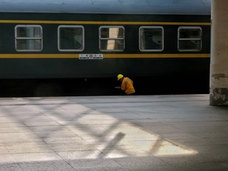 2725093