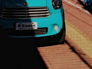 2736436