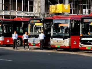 2736610