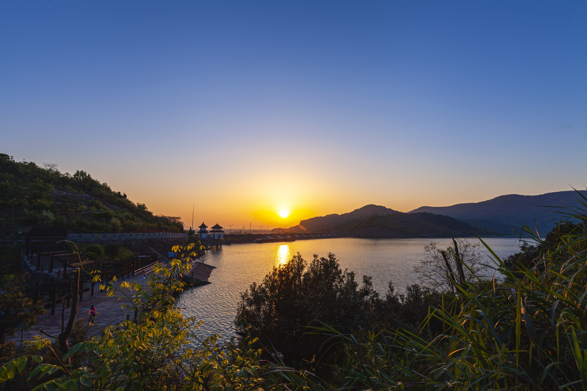 上林湖日出