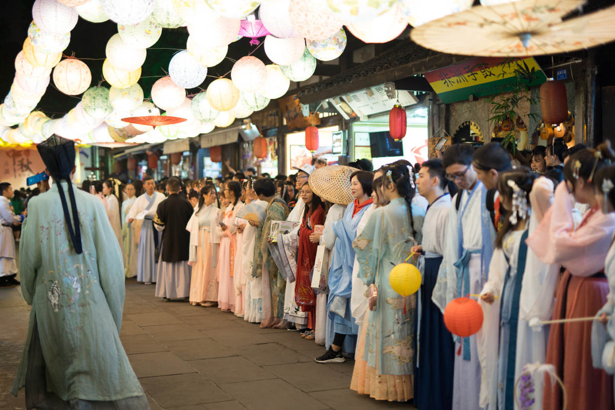 锦里月满中秋千人汉服提灯夜游会