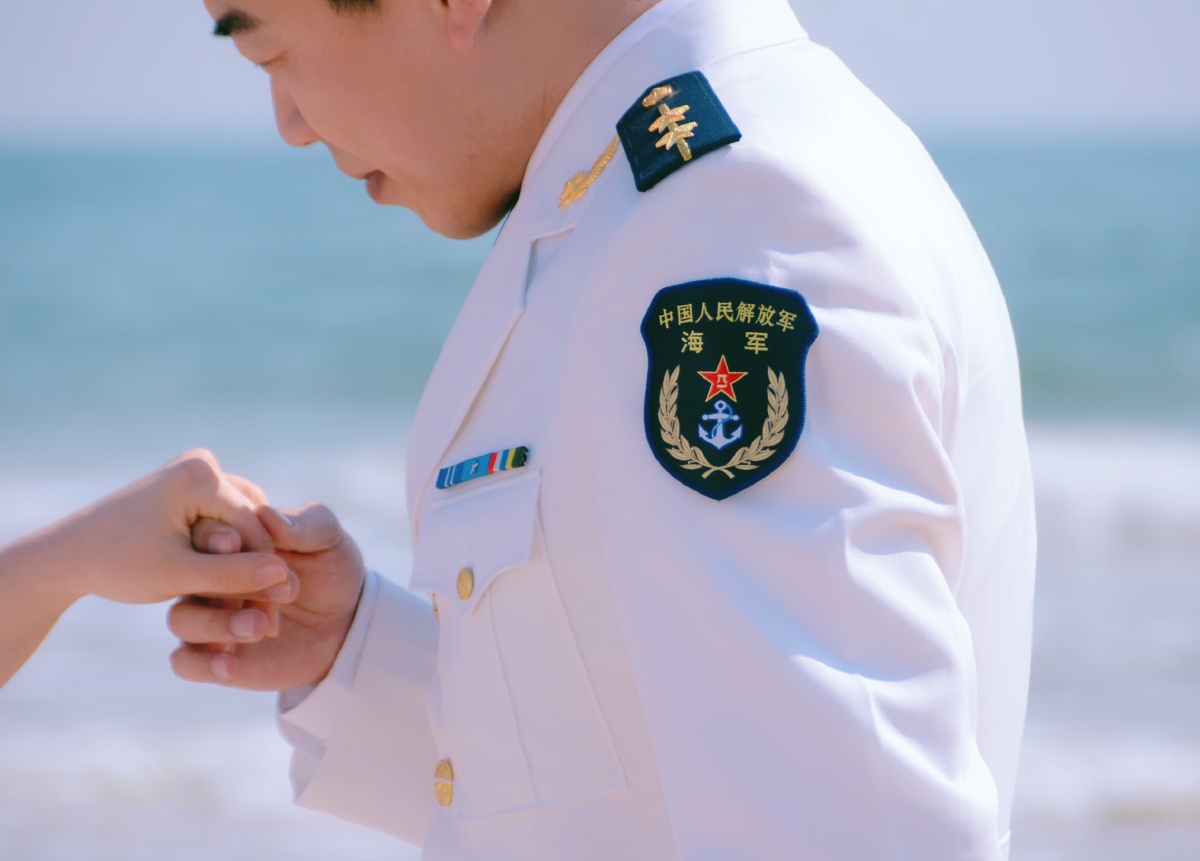 最帅白色西装搭配最美白色婚纱