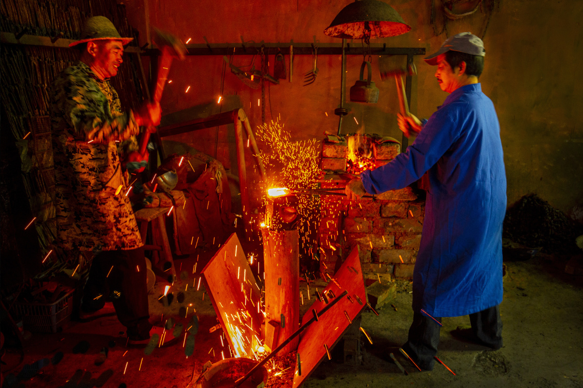 魔都吴用2020年11月17日712关注打铁花非遗打铁美图汇分享决定性瞬间