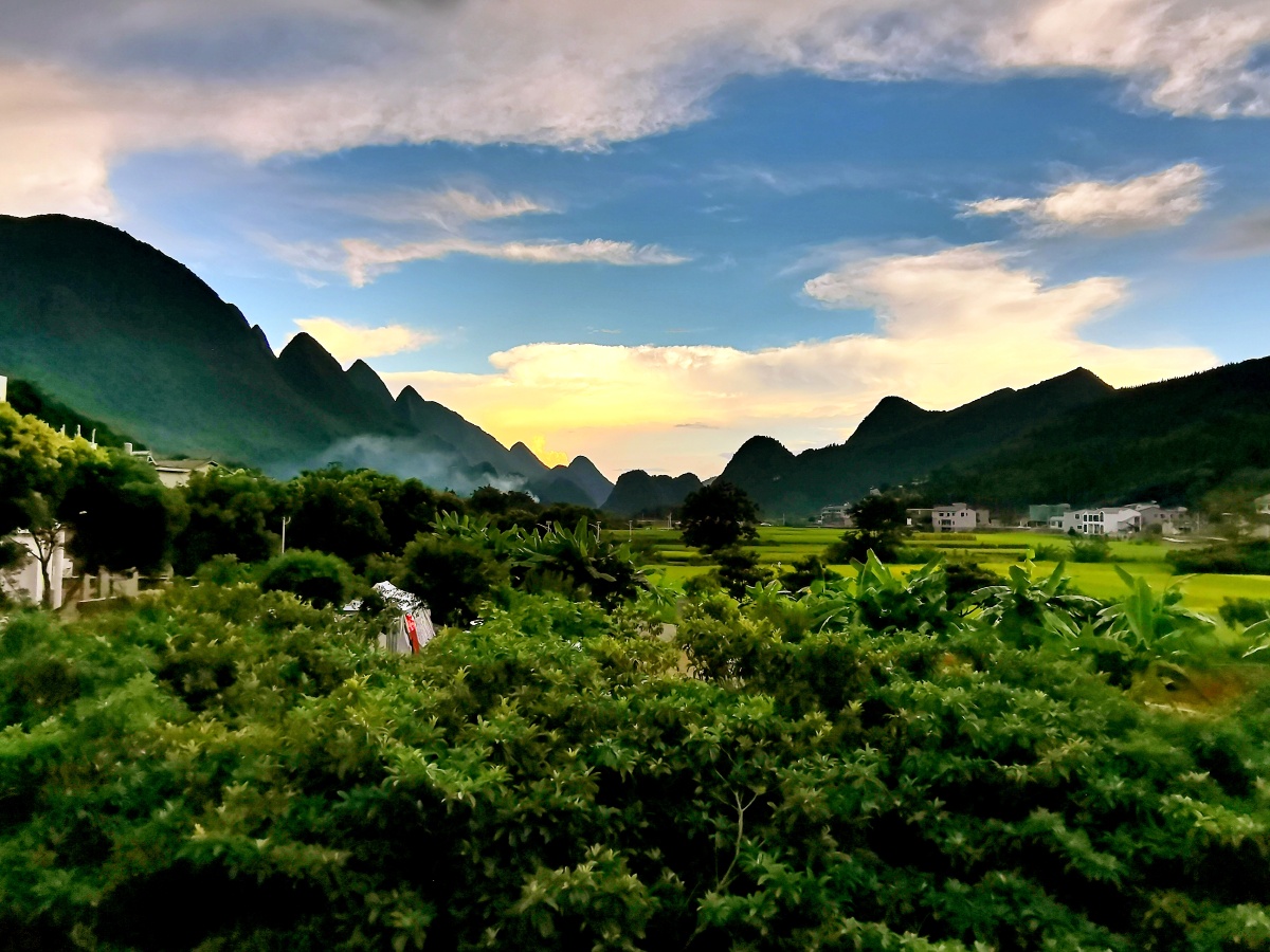 贵阳万峰林下纳灰村田园风光