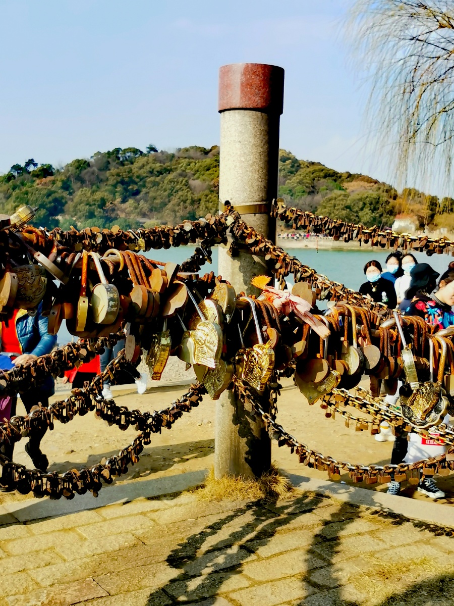 同心锁拍摄于无锡太湖仙岛