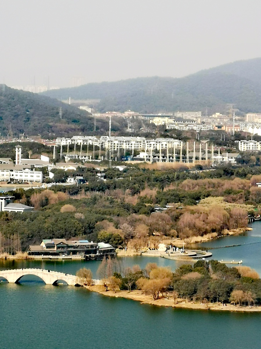 鹿顶迎晖俯瞰景区风光拍摄于无锡鼋头渚