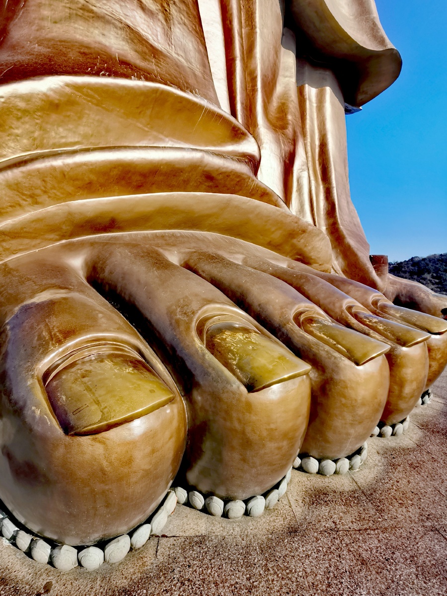 抱佛脚拍摄于无锡灵山胜境