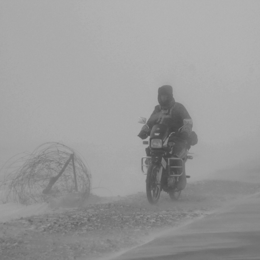2007年12月拍摄于内蒙古锡林郭勒盟草原   冰雪路