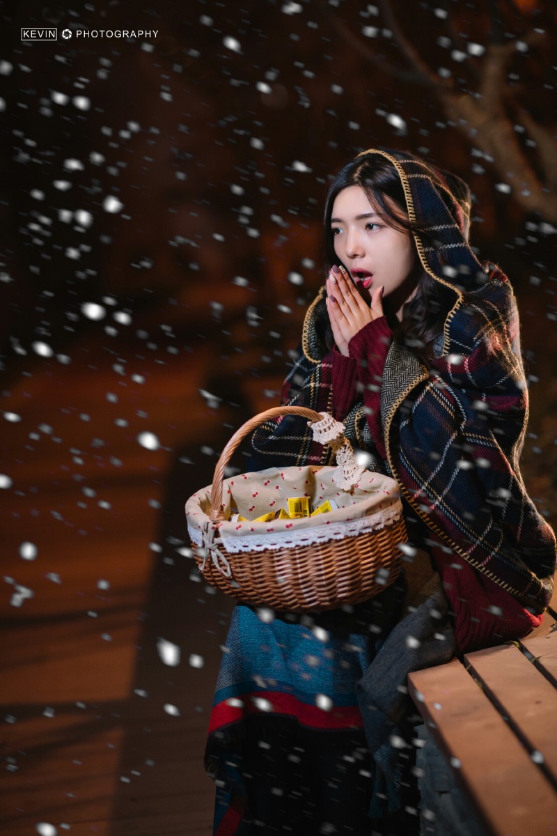 卖火柴的小女孩 - 北京摄影师kevin - 图虫