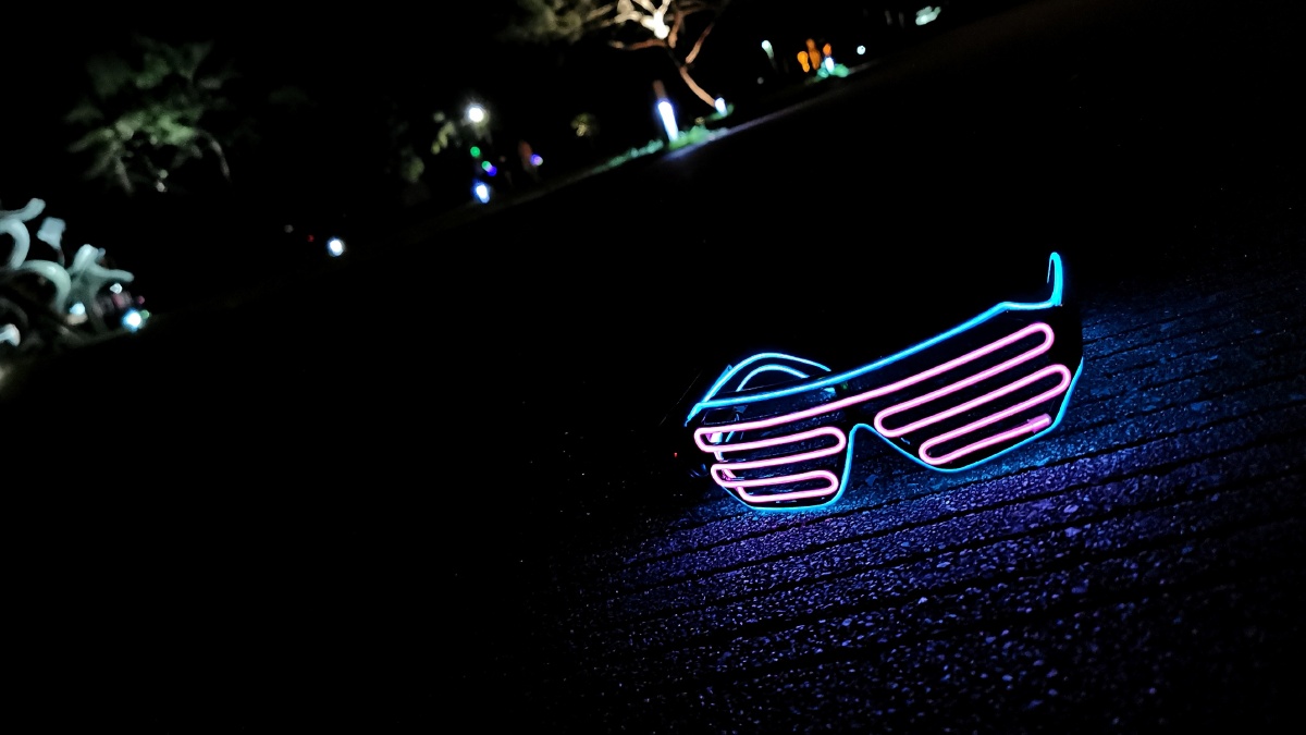 质感荧光眼镜适合做手机和电脑壁纸