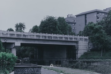 30761942-F9C3-40BA-92E4-C180C7CBB3A6/L0/001