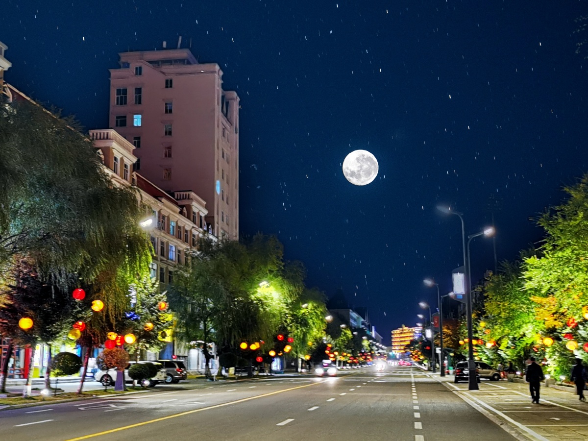 十五月亮十六圆