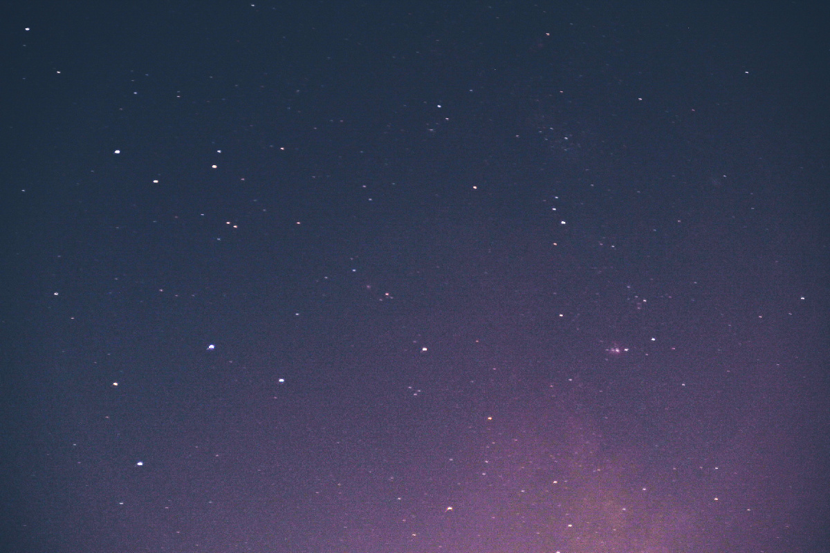 图1华为mate30pro图2富士xt301855等效焦距35mm感觉很久很久没有仰望