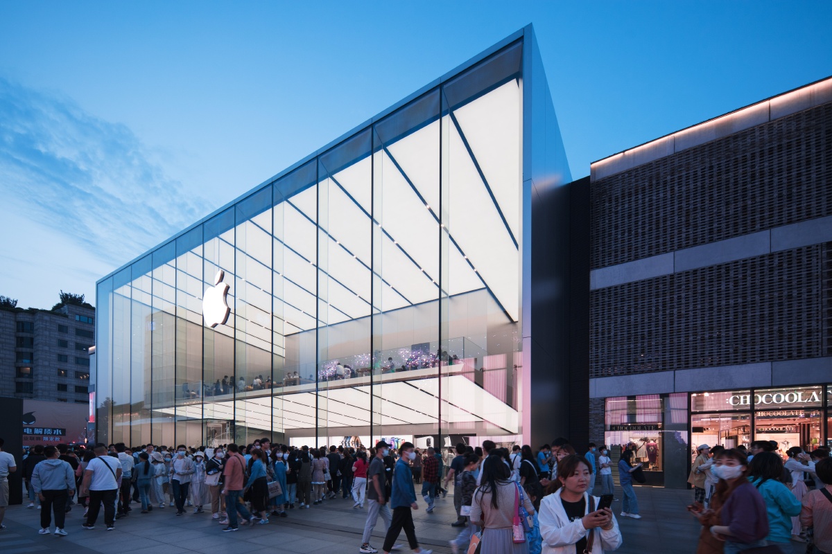 杭州西湖旁的苹果店