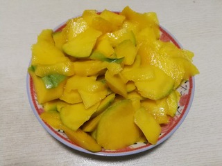 370449