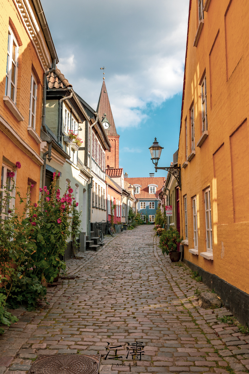 北欧色彩266由上组照片的房子组成的街道是什么样