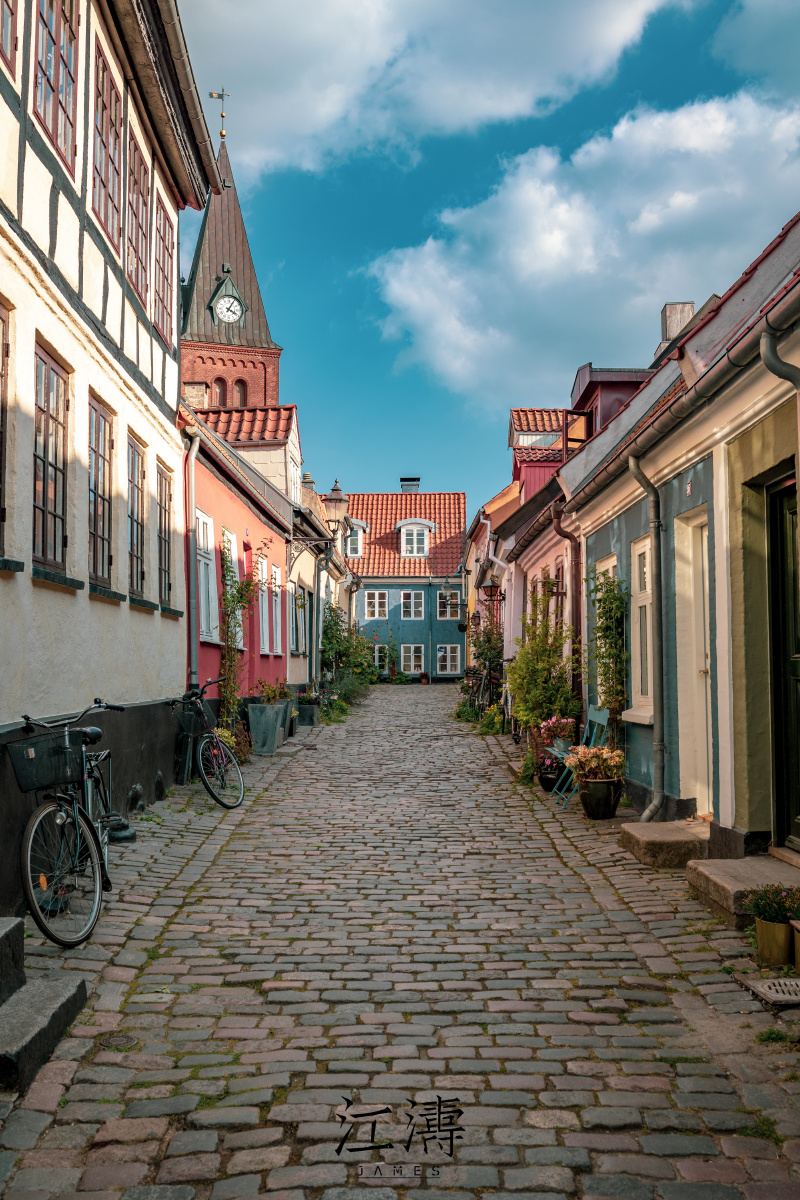北欧色彩266由上组照片的房子组成的街道是什么样