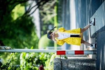 001