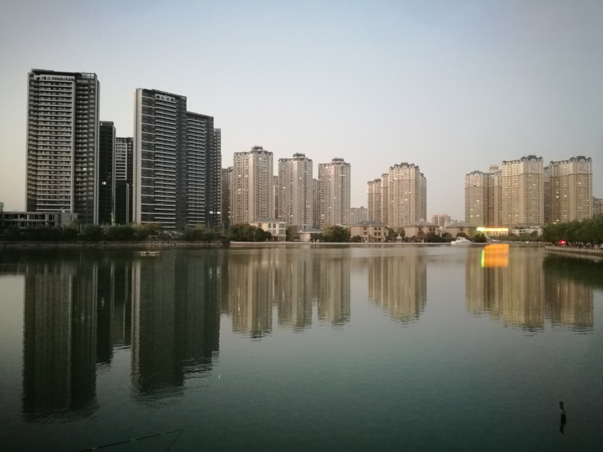 郑州市帝湖的傍晚