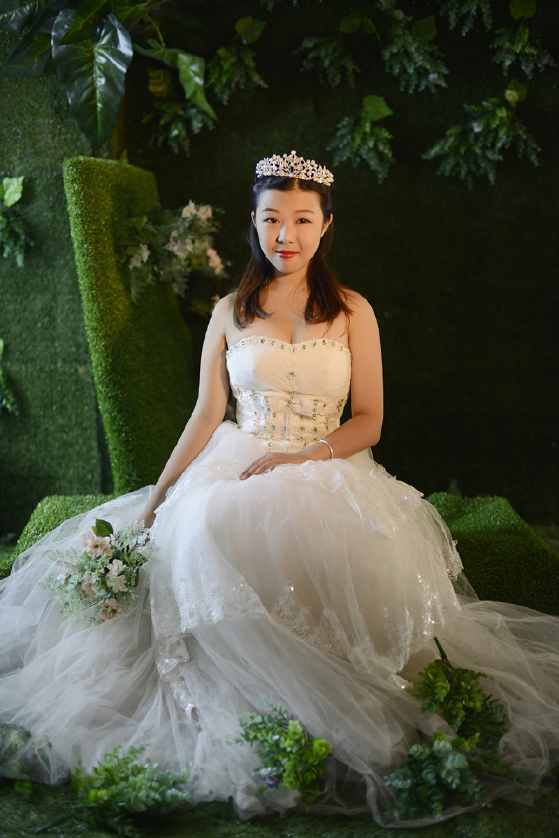 婚纱女孩