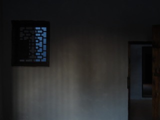 906778