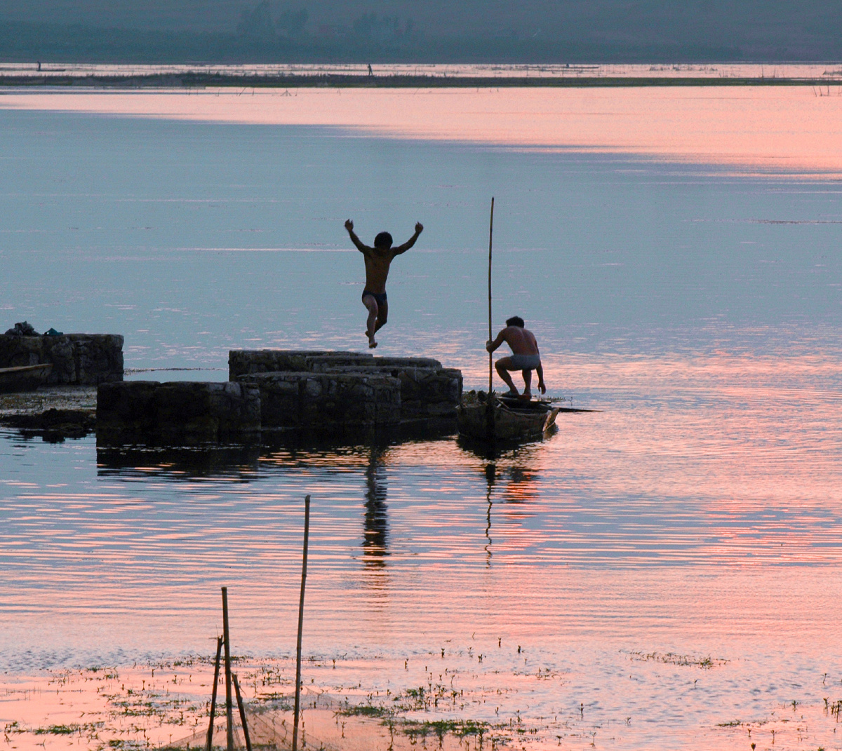 长桥海之诗 长桥海就在我居住的城市蒙自,骑电动车过去看日出日落就二