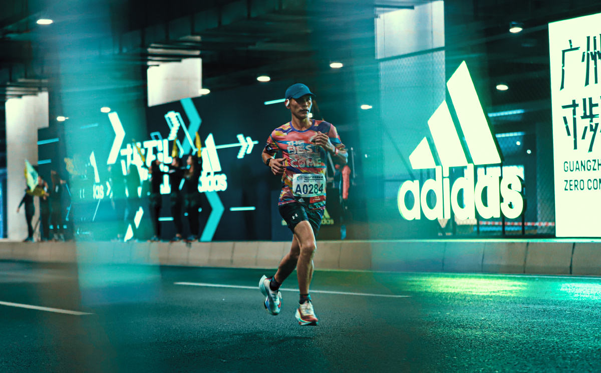 广州马拉松硬派阿迪达斯