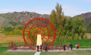 636749