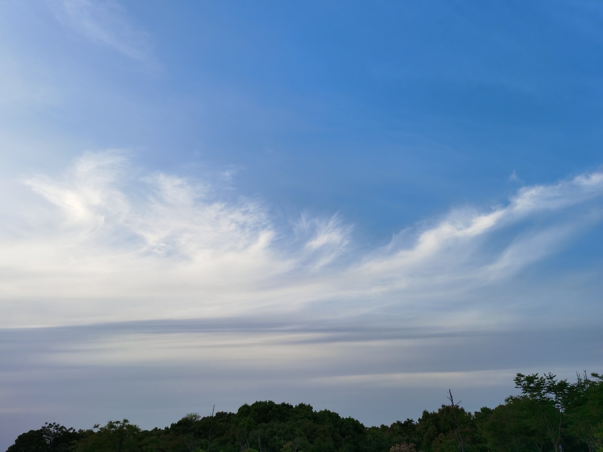 网红打卡地,红石咀公园,这里是婚纱的圣地,每次来他的天空都是不一样
