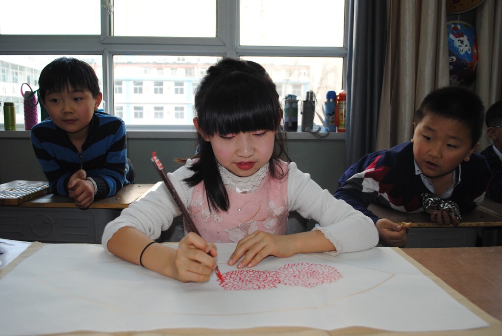 小小才女现场绘画