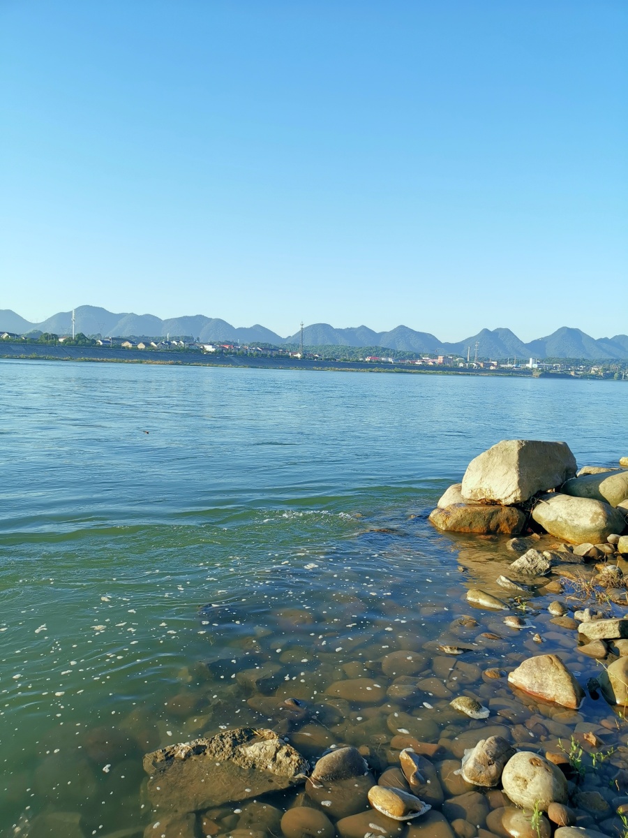 清晨的澧水河畔