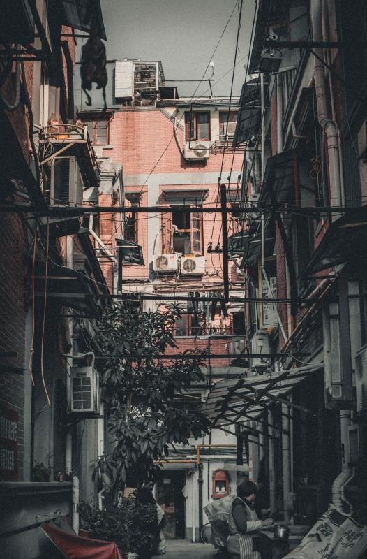 厦门路老弄堂 厦门路邻近人民广场,你能想到离上海最繁体的地方,有