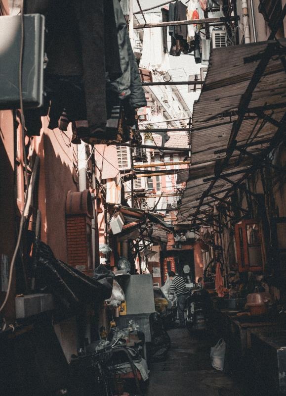 厦门路老弄堂 厦门路邻近人民广场,你能想到离上海最繁体的地方,有