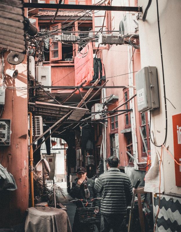 厦门路老弄堂 厦门路邻近人民广场,你能想到离上海最繁体的地方,有