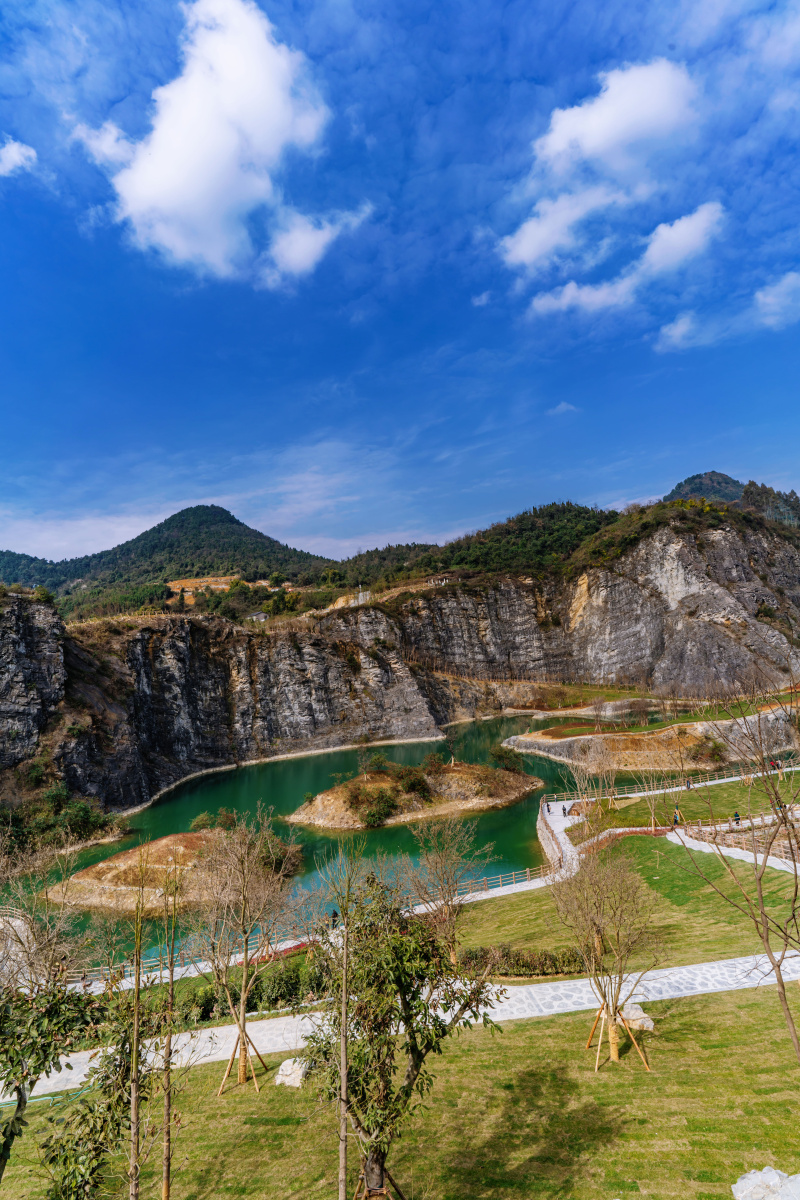 小卷毛拍摄重庆矿山公园