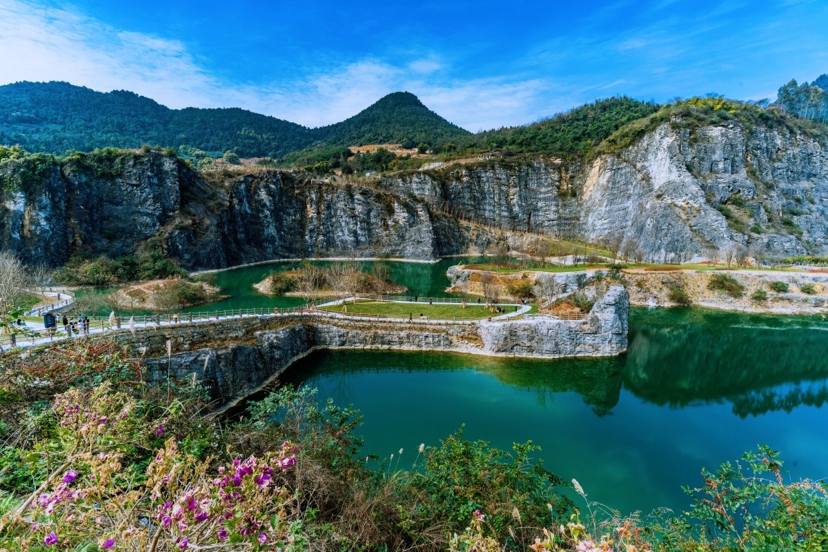 小卷毛拍摄重庆矿山公园! - 小卷毛808 - 图虫