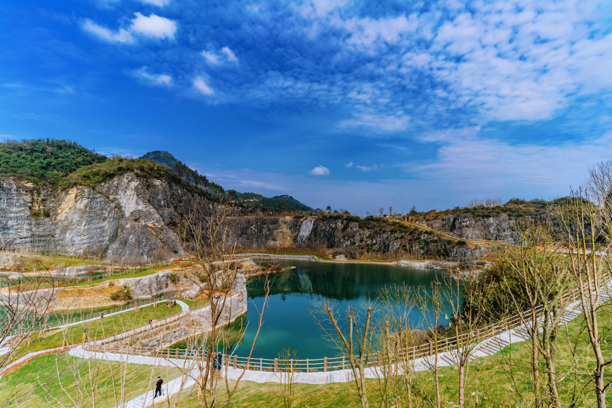 小卷毛拍摄重庆矿山公园